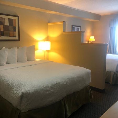 Travelodge By Wyndham Fort Mcmurray Εξωτερικό φωτογραφία