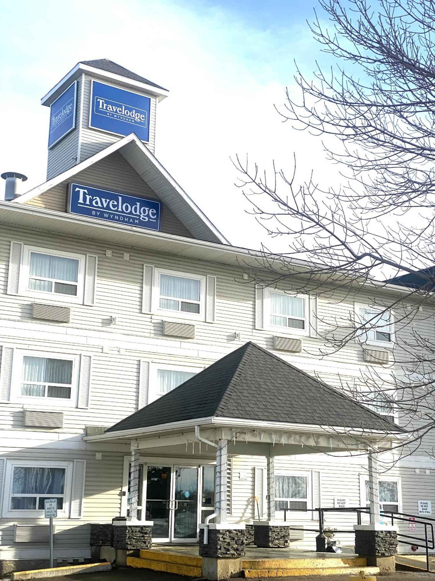 Travelodge By Wyndham Fort Mcmurray Εξωτερικό φωτογραφία