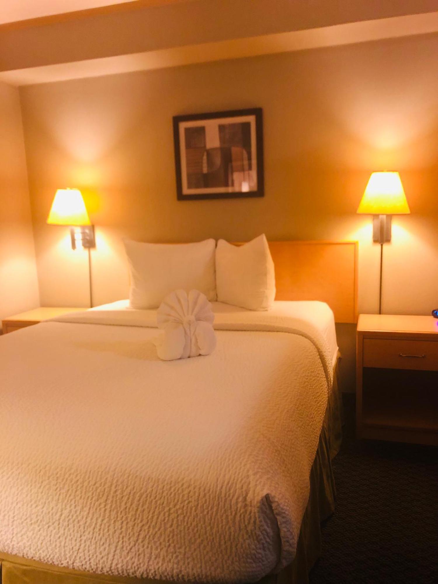 Travelodge By Wyndham Fort Mcmurray Εξωτερικό φωτογραφία