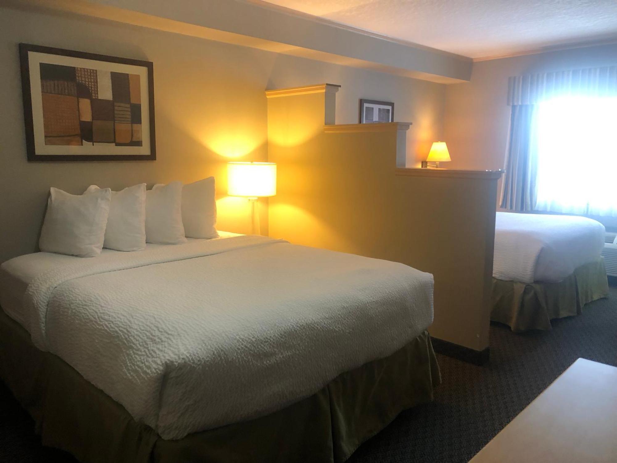 Travelodge By Wyndham Fort Mcmurray Εξωτερικό φωτογραφία