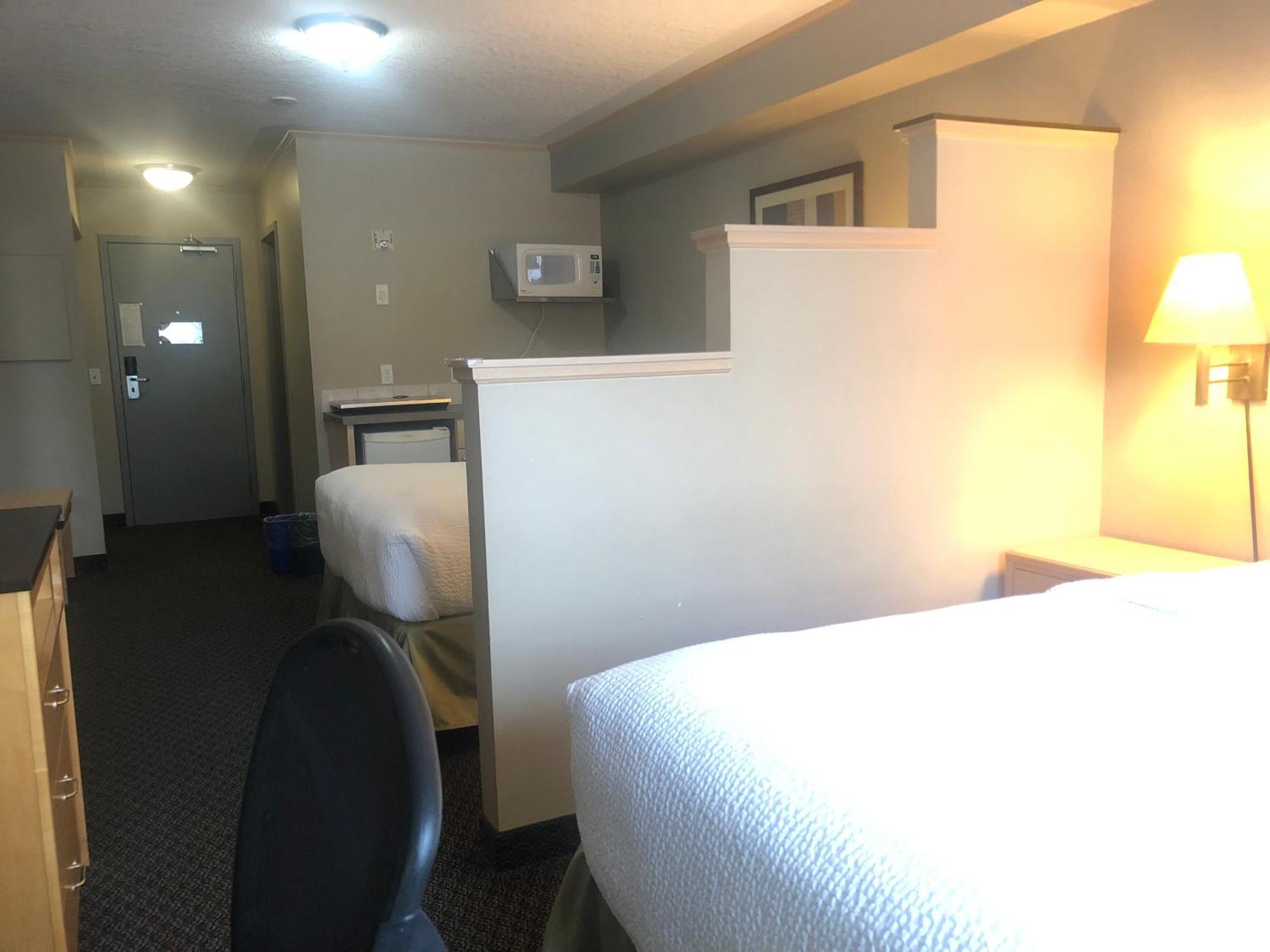 Travelodge By Wyndham Fort Mcmurray Εξωτερικό φωτογραφία