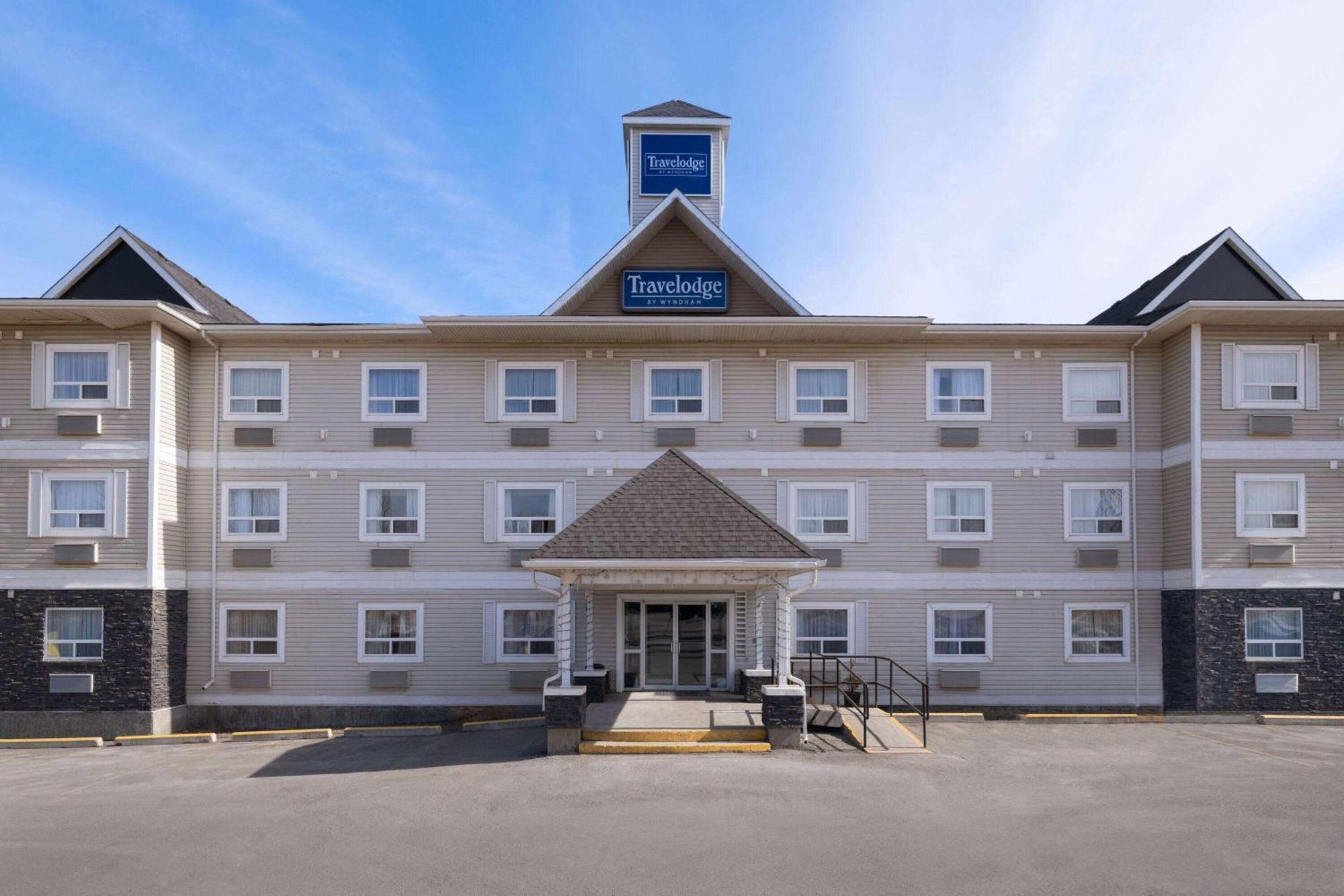 Travelodge By Wyndham Fort Mcmurray Εξωτερικό φωτογραφία