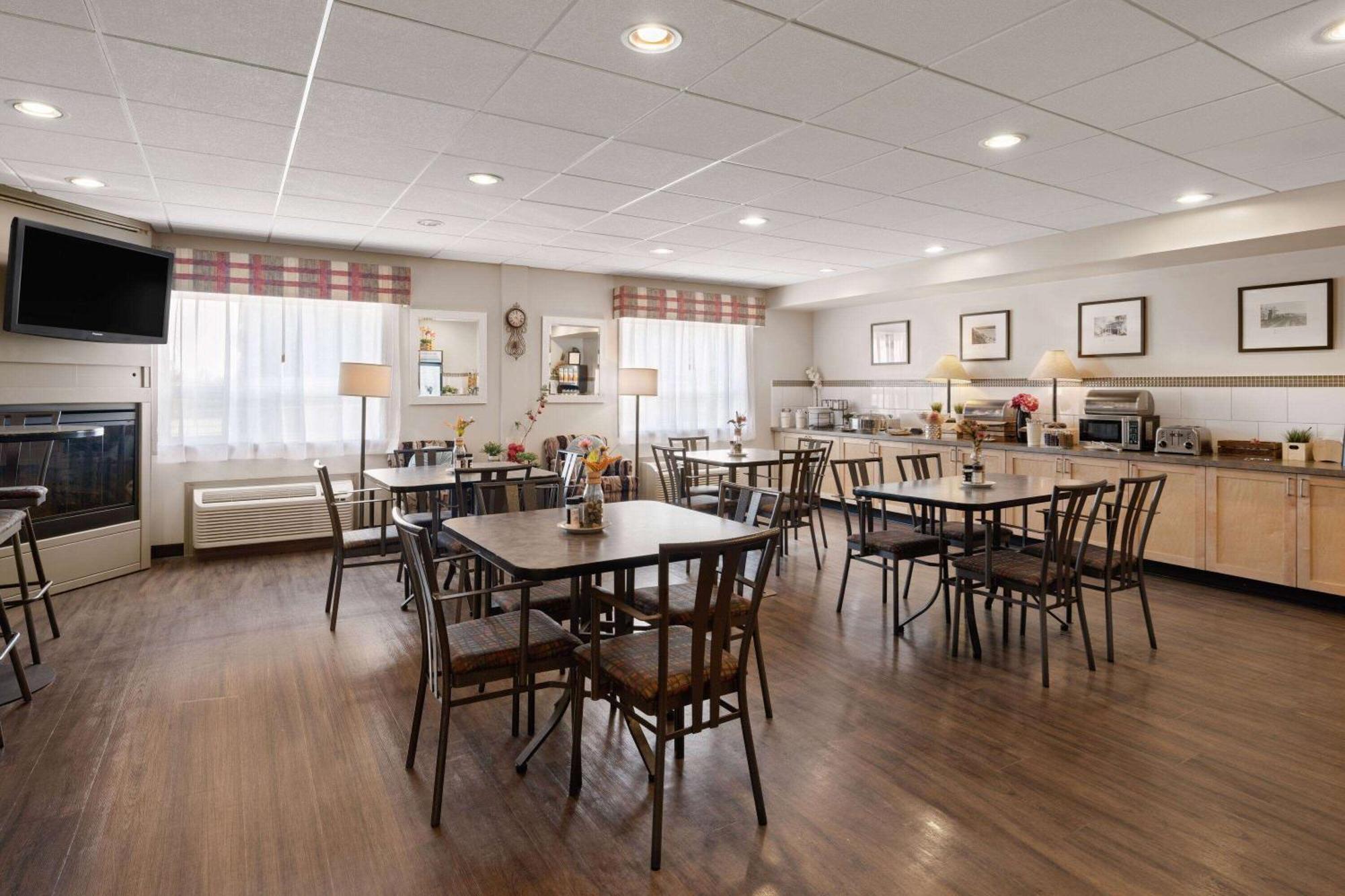 Travelodge By Wyndham Fort Mcmurray Εξωτερικό φωτογραφία